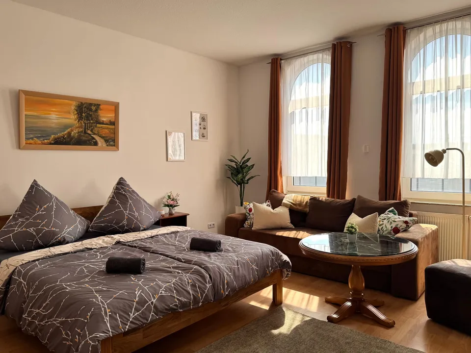 Schlafzimmer 1 mit Kingsize-Bett – Blunest Apartment 3